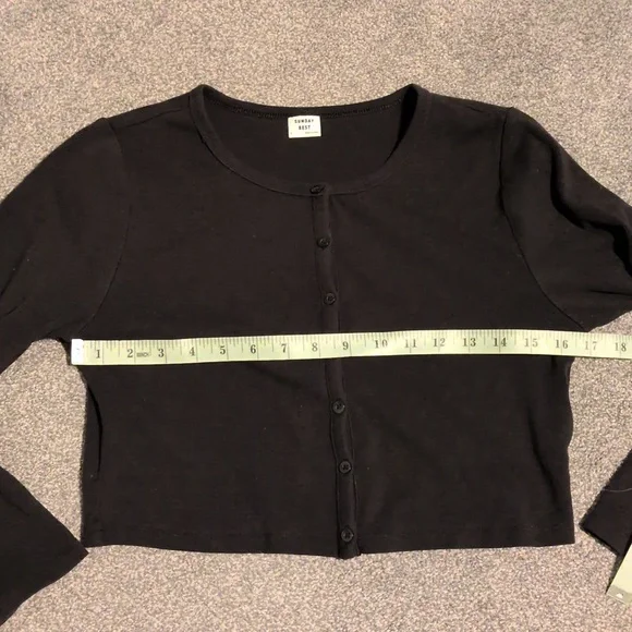 Aritzia Sunday Best Black Cropped Cardigan Size Large - Picture 3 of 6